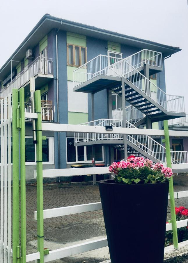7 Lakes Aparthotel Burolo Kültér fotó