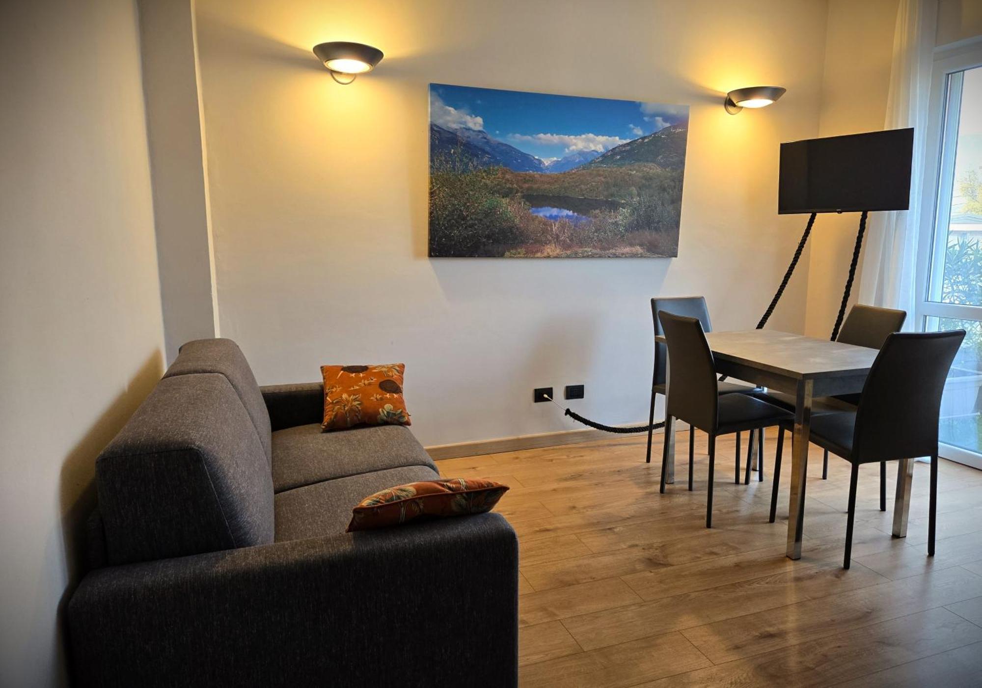7 Lakes Aparthotel Burolo Kültér fotó